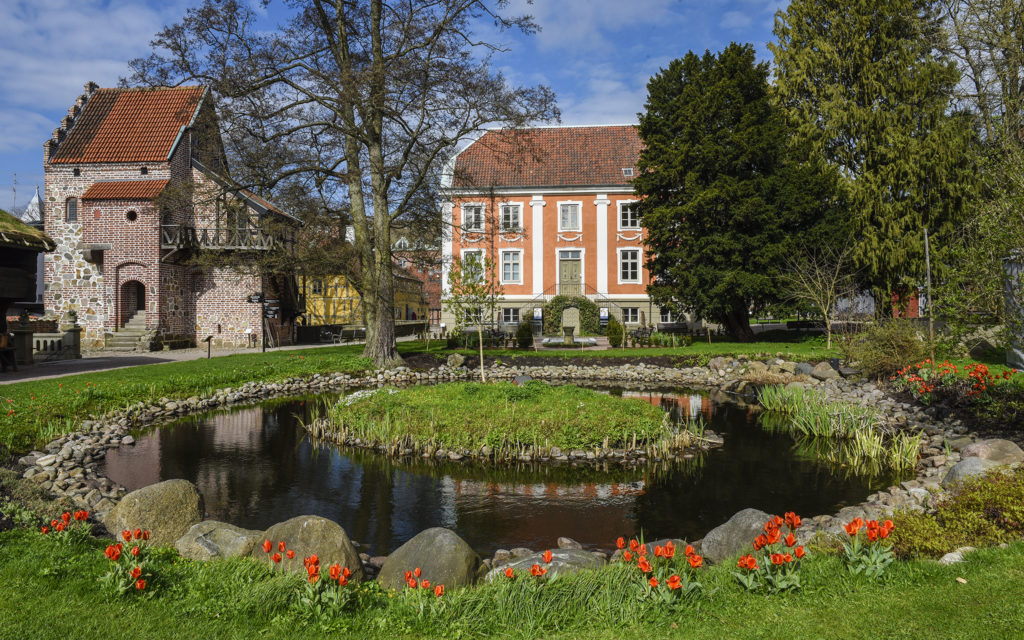 Dekanhuset och Herrehuset i friluftsmuseet på Kulturen i Lund. Foto: Viveca Ohlsson/Kulturen